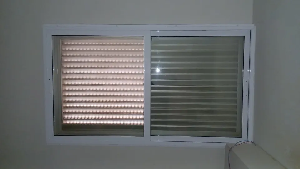 Janela acústica instalada em apartamento de frente para a Avenida Beira Rio, em Itumbiara